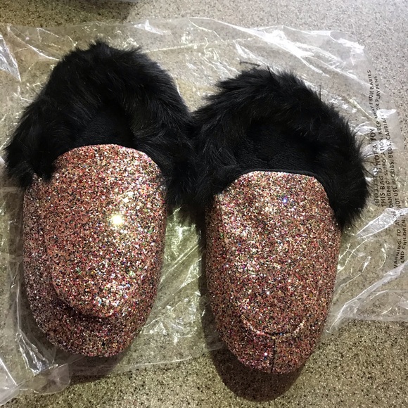 VS FAUX FUR GLITTER SLIPPERS SZ M 7-8 - Picture 2 of 6